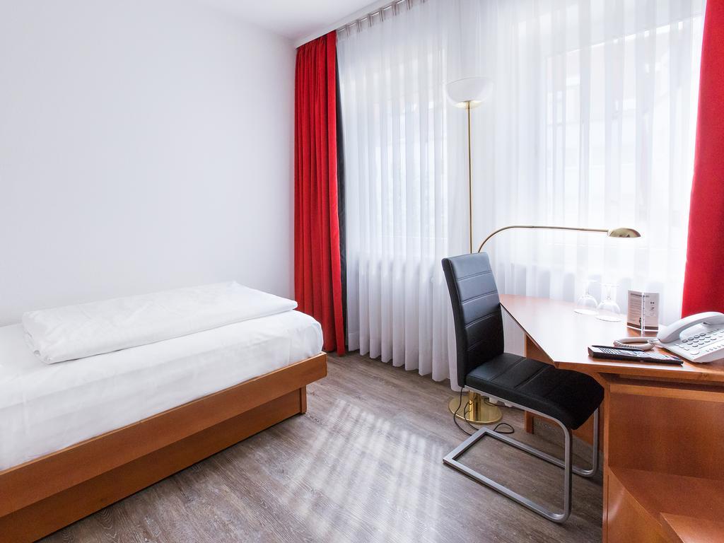 Dormero Hotel Dresden Airport Exterior photo