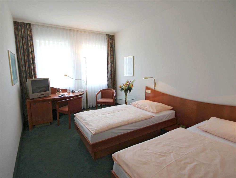 Dormero Hotel Dresden Airport Room photo