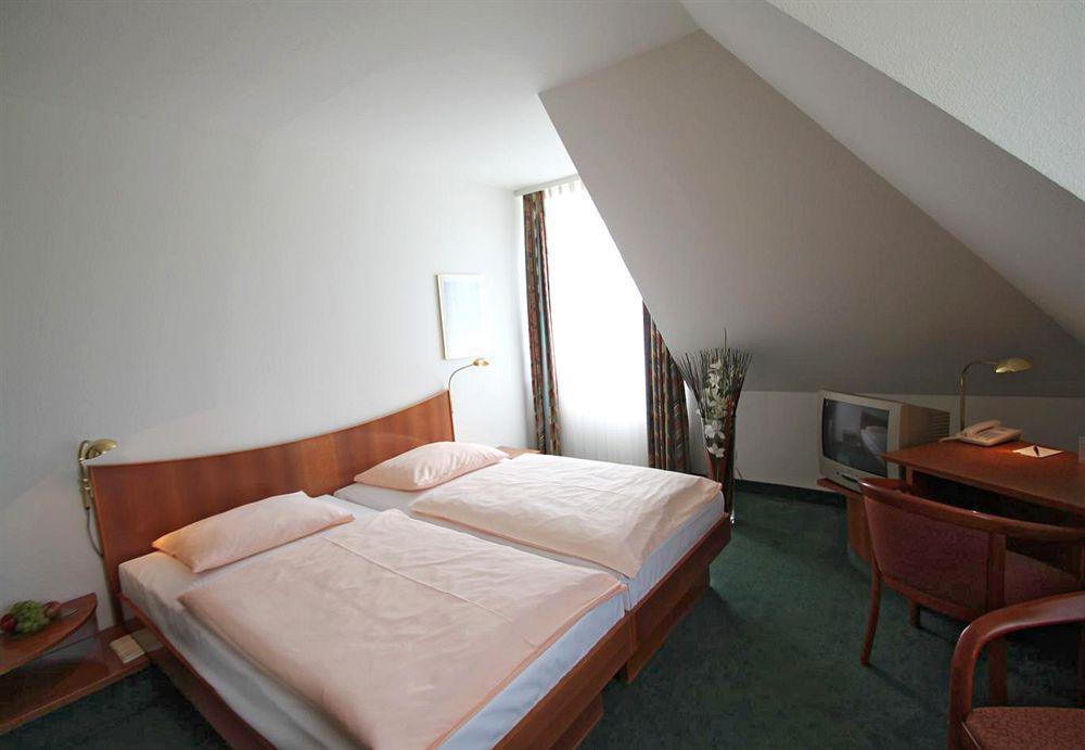 Dormero Hotel Dresden Airport Room photo